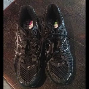 Asices GT2120 black running shoes